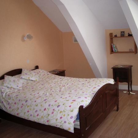 Les Glycines Bed & Breakfast Plaimpied-Givaudins ภายนอก รูปภาพ