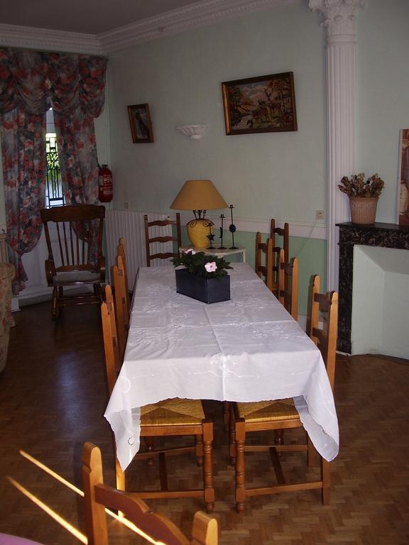 Les Glycines Bed & Breakfast Plaimpied-Givaudins ภายนอก รูปภาพ