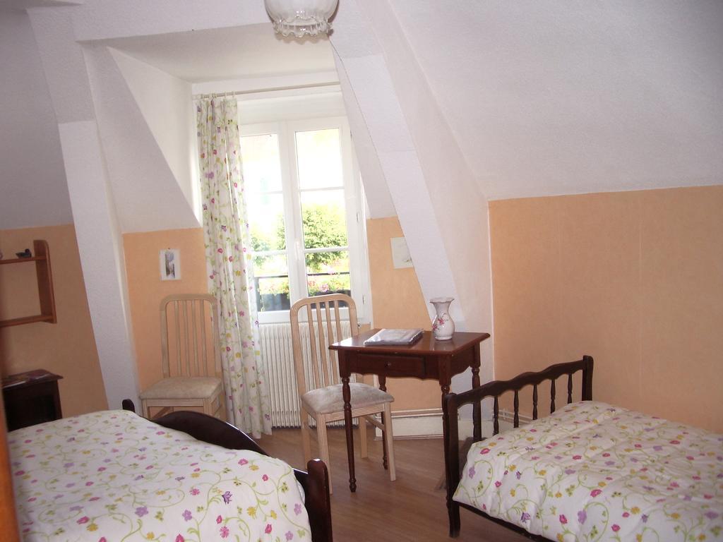 Les Glycines Bed & Breakfast Plaimpied-Givaudins ภายนอก รูปภาพ